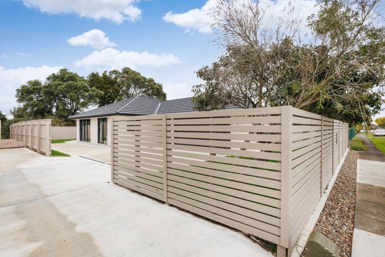 Photo of property in 22 Norfolk Crescent, Otaki Beach, Otaki, 5512