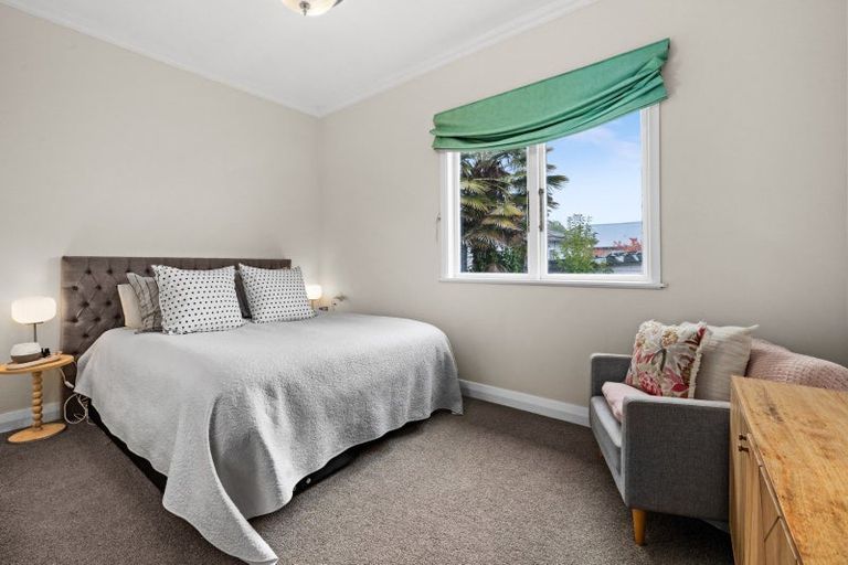 Photo of property in 3 Moeller Street, Taradale, Napier, 4112