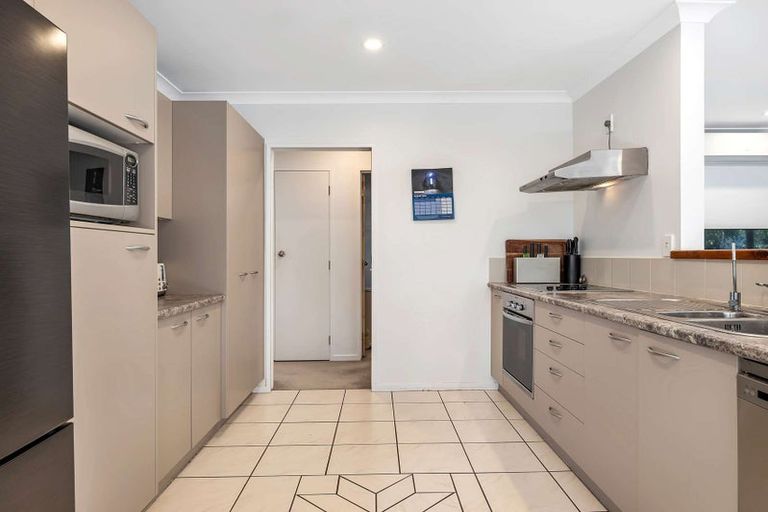 Photo of property in 15 Cabeleigh Drive, Helensville, 0800