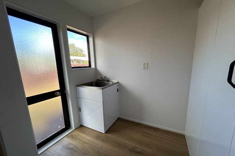 Photo of property in 1/4 Kelvin Road, Papakura, 2110