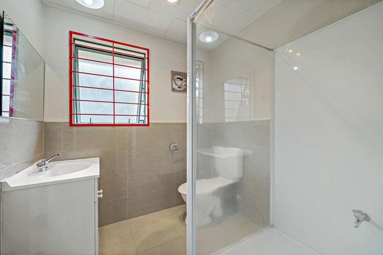 Photo of property in 11a Keeling Road, Henderson, Auckland, 0612