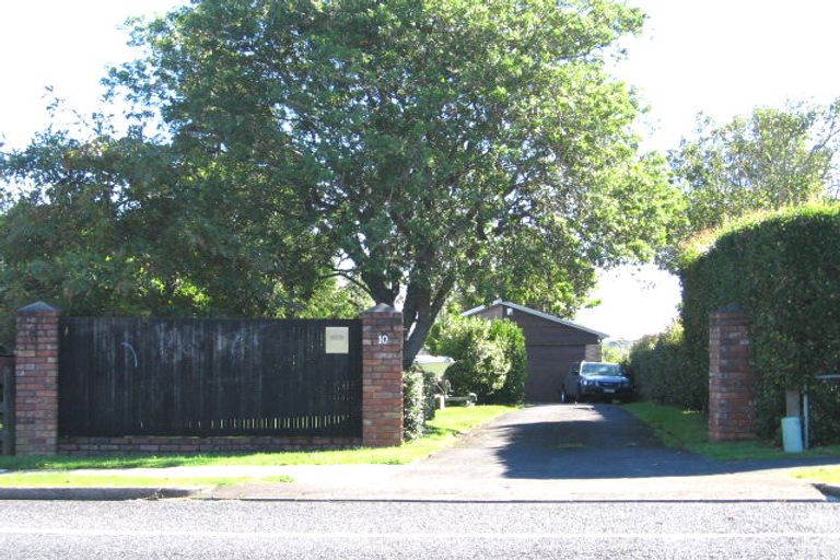 Photo of property in 4 Hutchinsons Road, Bucklands Beach, Auckland, 2014