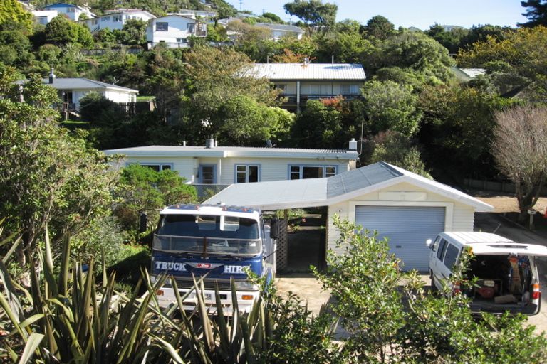 Photo of property in 167 Newlands Road, Newlands, Wellington, 6037