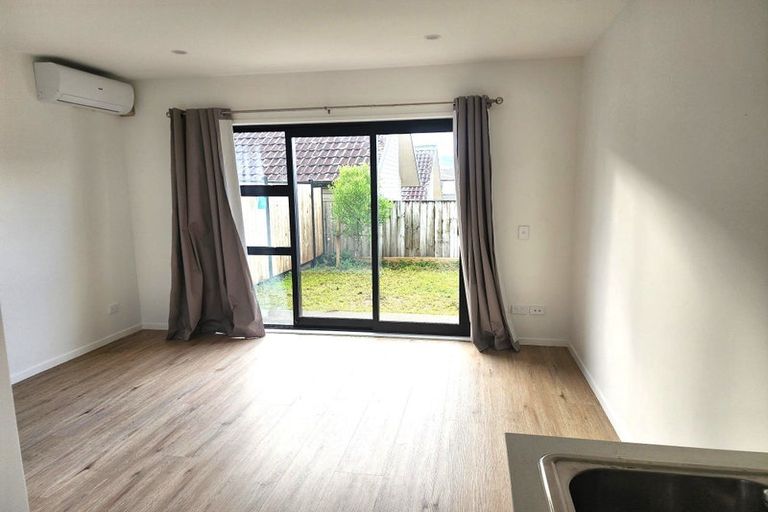 Photo of property in 40 Rauemi Way, Te Atatu South, Auckland, 0610