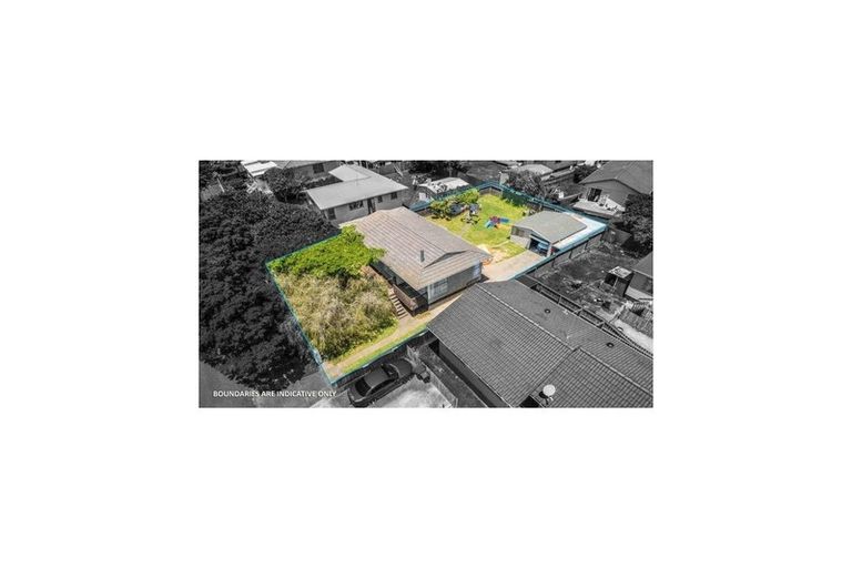 Photo of property in 13 Carbery Place, Manurewa, Auckland, 2102