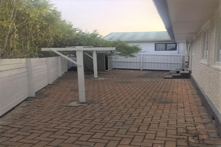 Photo of property in 44 Kervil Avenue, Te Atatu Peninsula, Auckland, 0610