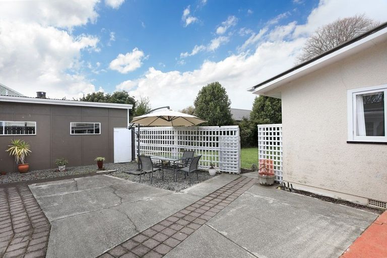 Photo of property in 21 Oxford Street, Marton, 4710