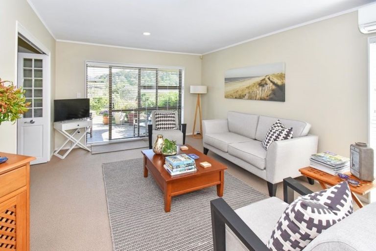 Photo of property in 70 Charles Prevost Drive, The Gardens, Auckland, 2105