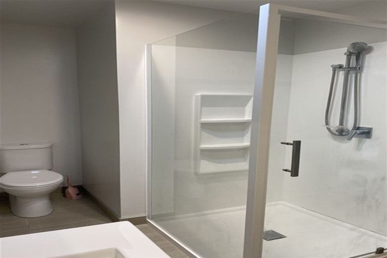 Photo of property in 32 Liberation Road, Papakura, 2110