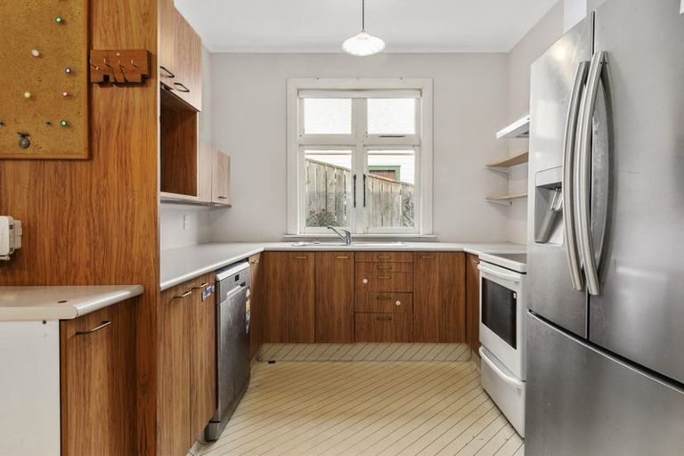 Photo of property in 12 Darlington Terrace, Miramar, Wellington, 6022