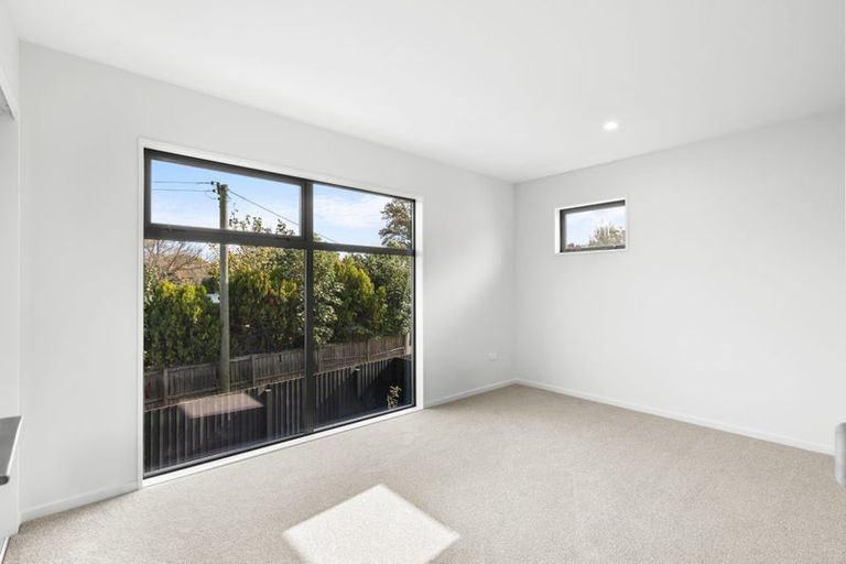 Photo of property in 6a Auburn Avenue, Upper Riccarton, Christchurch, 8041