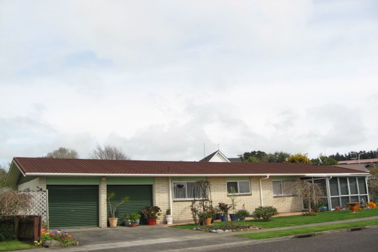 Photo of property in 12 Kapui Place, Waitara, 4320