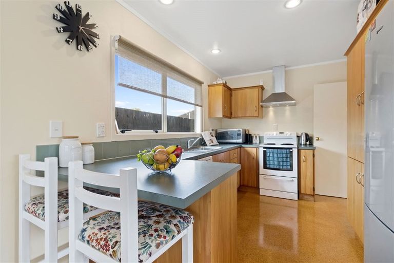 Photo of property in 2/49 Strid Road, Te Atatu South, Auckland, 0610