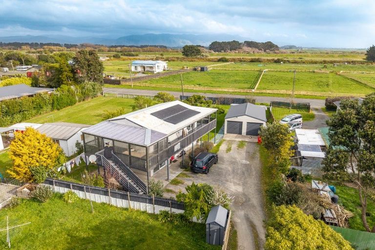Photo of property in 75 Atkinson Avenue, Otaki Beach, Otaki, 5512