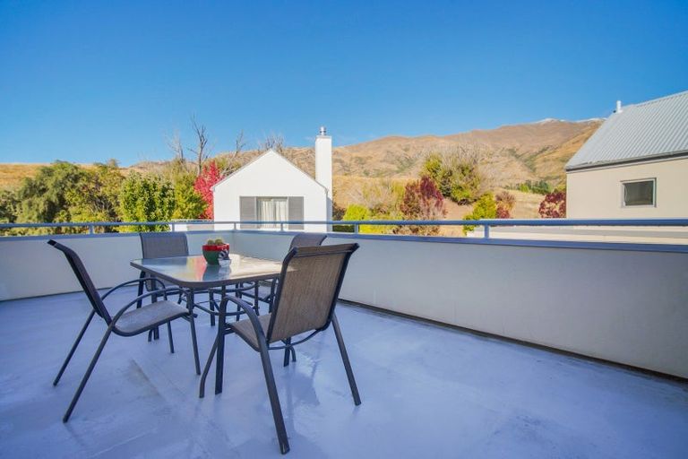 Photo of property in 9 Meadowbrook Place, Wanaka, 9305