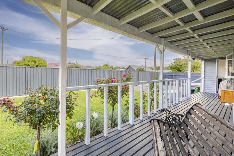 Photo of property in 50 Bibby Street, Waipawa, 4210