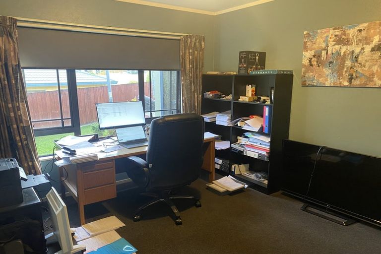 Photo of property in 81 Parnell Heights, Kelvin Grove, Palmerston North, 4414