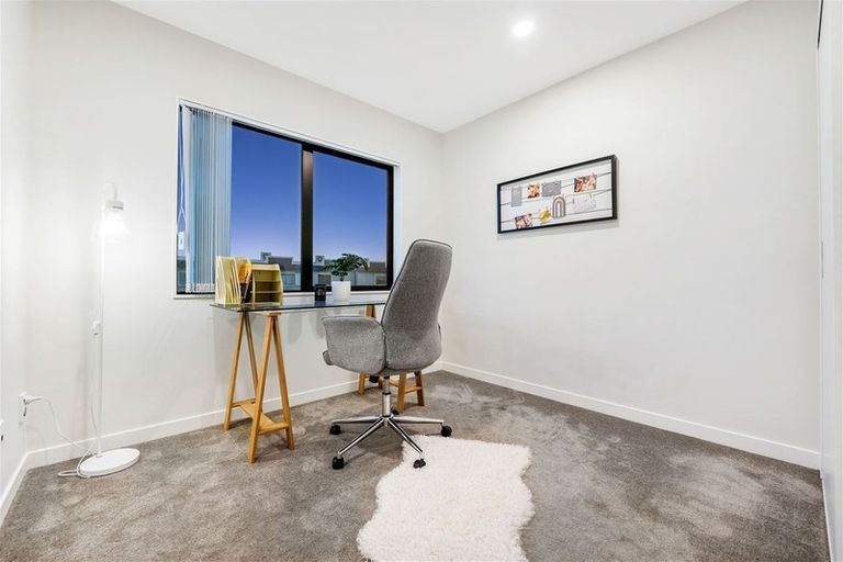 Photo of property in 18 Meritage Lane, Te Atatu South, Auckland, 0610
