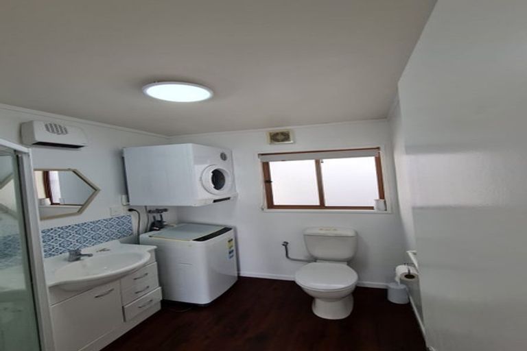 Photo of property in 17f6 Wrights Hill Road, Karori, Wellington, 6012