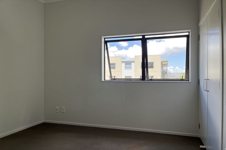 Photo of property in 9/46 Carlos Drive, Flat Bush, Auckland, 2016