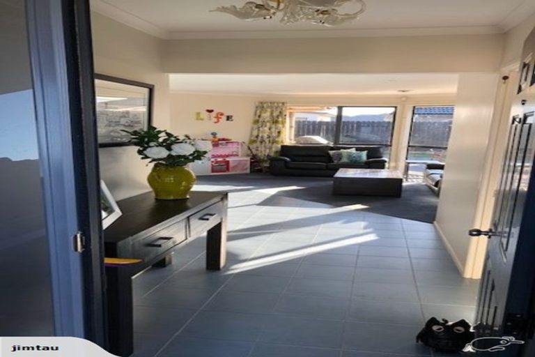 Photo of property in 33 Greig Place, Pukekohe, 2120