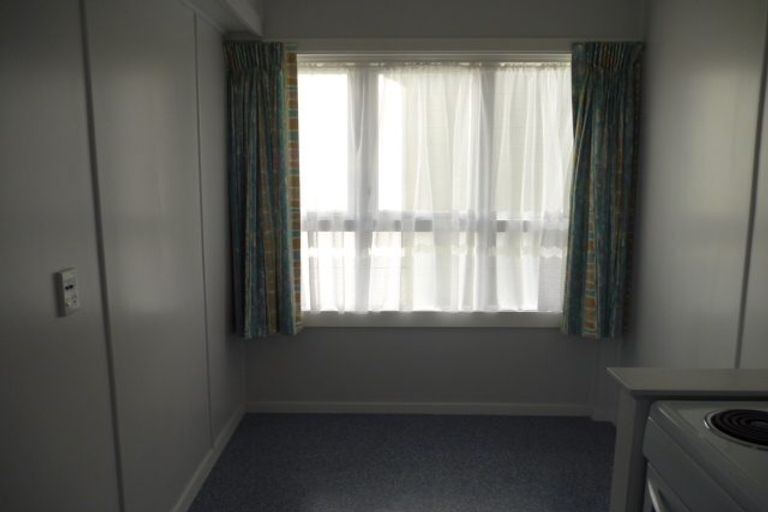 Photo of property in 33 Queen Street, Upper Hutt Central, Upper Hutt, 5018