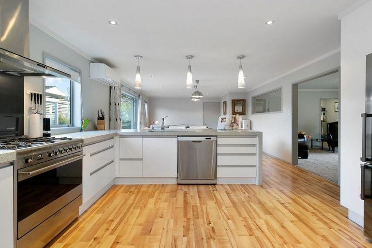 Photo of property in 17 Sheridan Crescent, Leamington, Cambridge, 3432