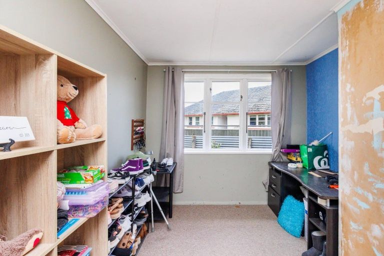 Photo of property in 16 Avon Terrace, Roslyn, Palmerston North, 4414