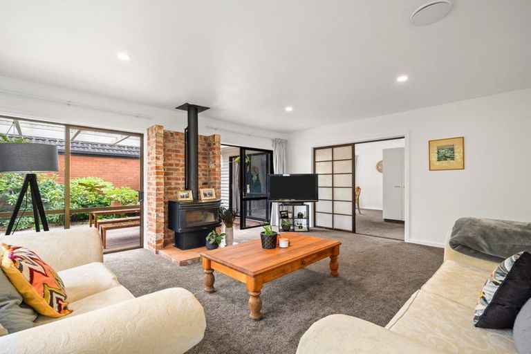 Photo of property in 180 Avonhead Road, Avonhead, Christchurch, 8042