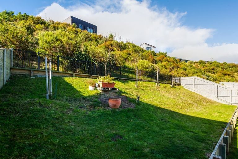 Photo of property in 24 Queen Charlotte Drive, Aotea, Porirua, 5024