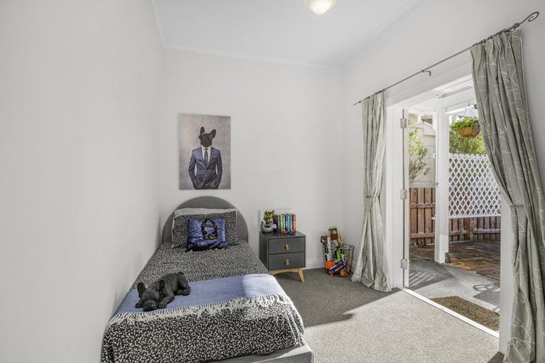 Photo of property in 24 Kauri Street, Eastbourne, Lower Hutt, 5013