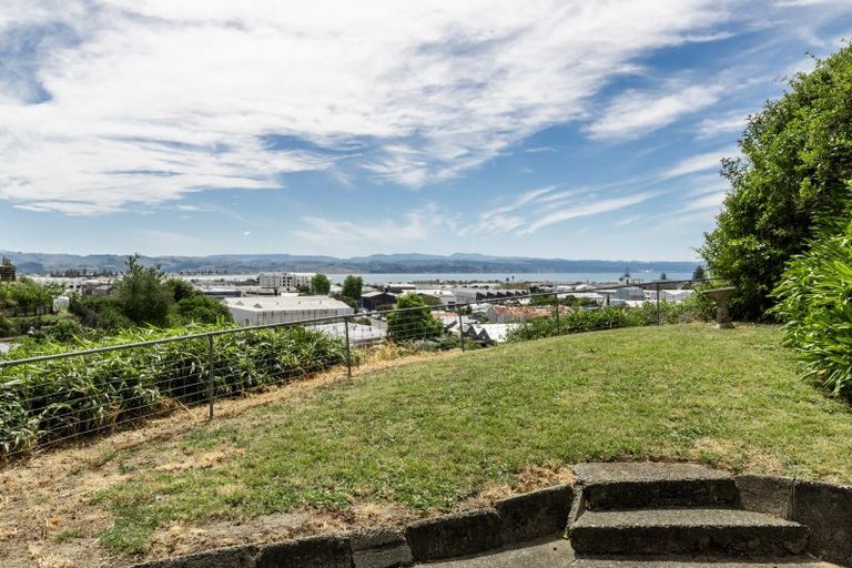 Photo of property in 8 Goldsmith Road, Hospital Hill, Napier, 4110