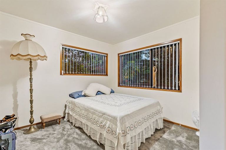 Photo of property in 181 Luckens Road, West Harbour, Auckland, 0618