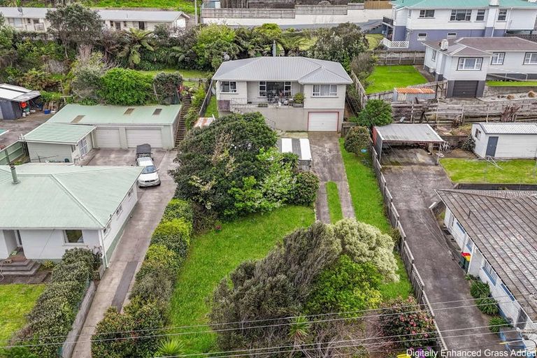 Photo of property in 37 Simons Street, Moturoa, New Plymouth, 4310