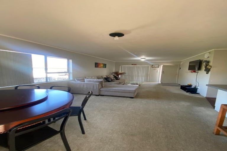 Photo of property in 77a Rosier Road, Glen Eden, Auckland, 0602