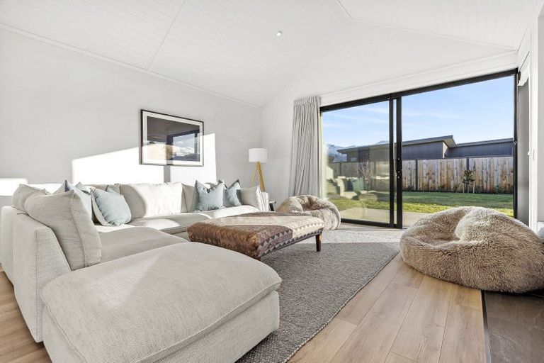 Photo of property in 21 Rua Street, Albert Town, Wanaka, 9305