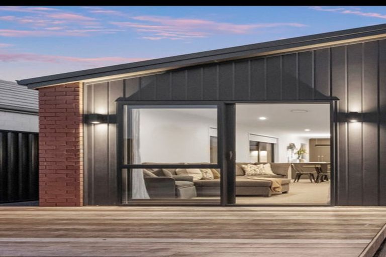 Photo of property in 20 Empire Crescent, Papamoa, 3118