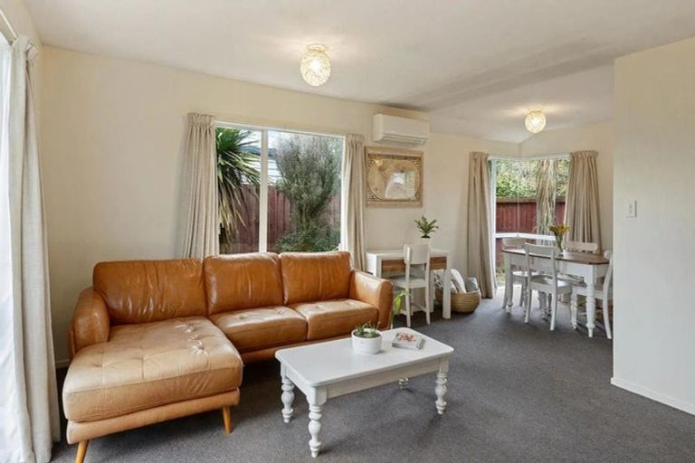 Photo of property in 2/24a Croziers Road, St Albans, Christchurch, 8052