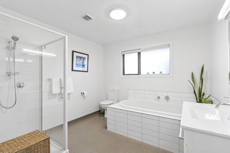 Photo of property in 11 Hikuwai Drive, Albert Town, Wanaka, 9305