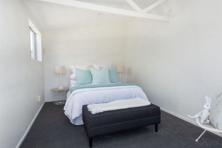 Photo of property in 71a Eastern Terrace, Beckenham, Christchurch, 8023
