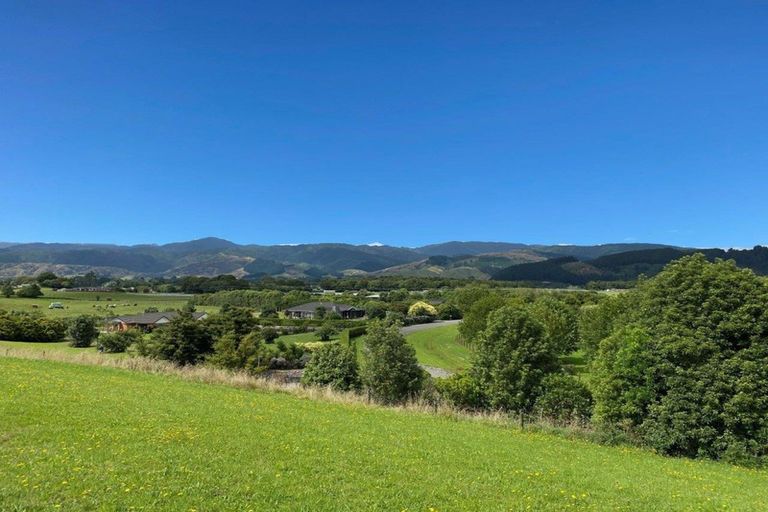 Photo of property in 74 Ohau Terraces, Ohau, 5570