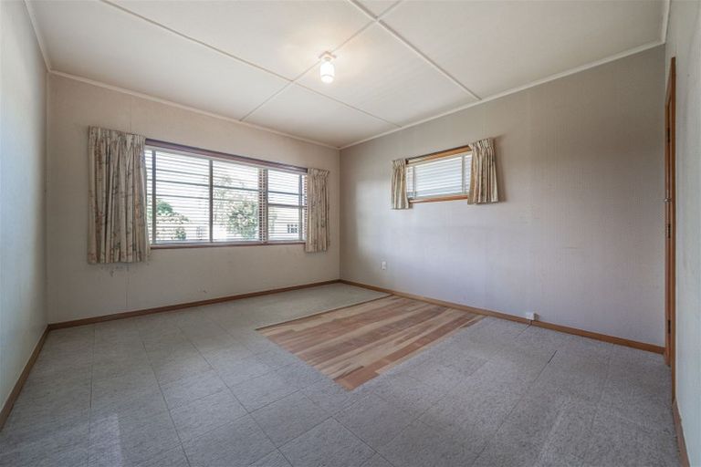 Photo of property in 11 Milton Street, Roslyn, Palmerston North, 4414
