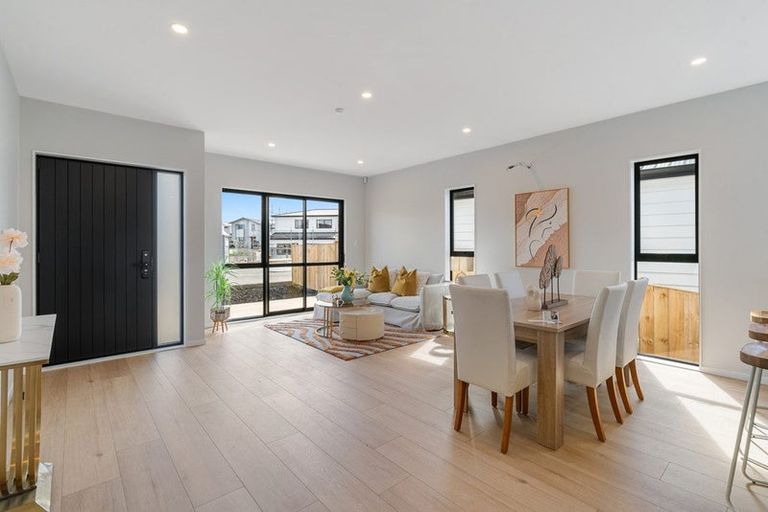 Photo of property in 73 Tributary Parade, Karaka, Papakura, 2113