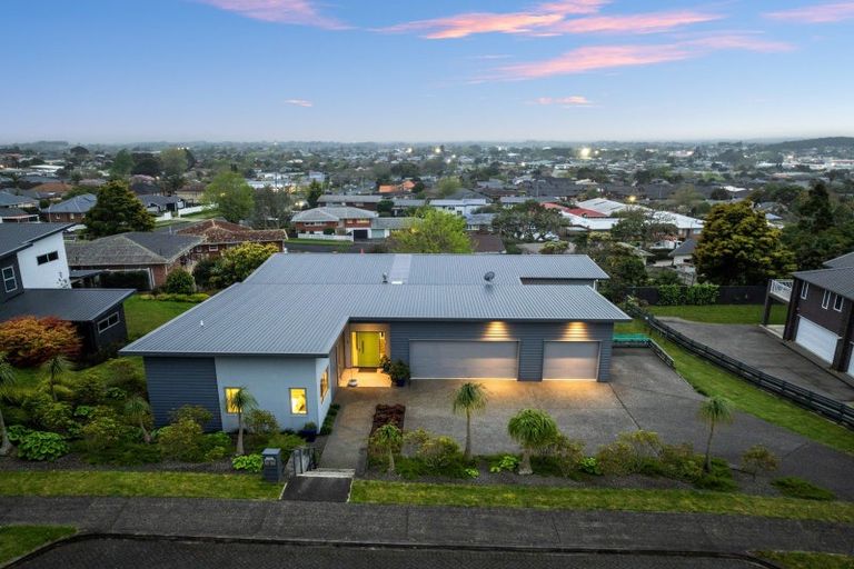 Photo of property in 2 Stonedale Drive, Pukekohe, 2120