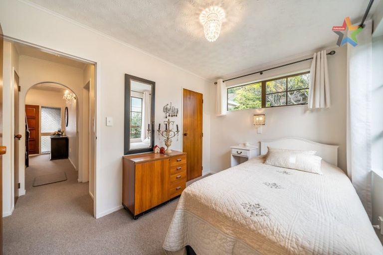 Photo of property in 2 Mcenroe Grove, Naenae, Lower Hutt, 5011