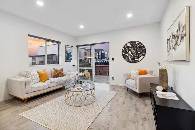 Photo of property in 127 Tarapuka Road, Westgate, Auckland, 0814