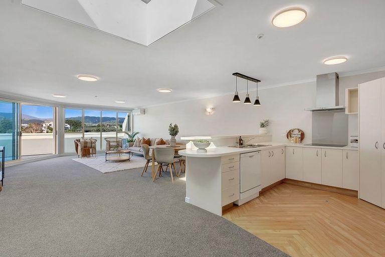 Photo of property in Ocean Apartments, 44-46 Marine Parade, Paraparaumu Beach, Paraparaumu, 5032