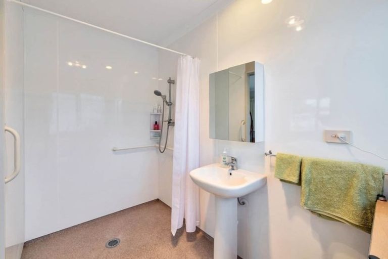 Photo of property in 81 Hillwell Drive, Henderson, Auckland, 0612