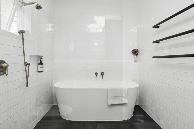 Photo of property in 1 Britannia Heights, Stepneyville, Nelson, 7010