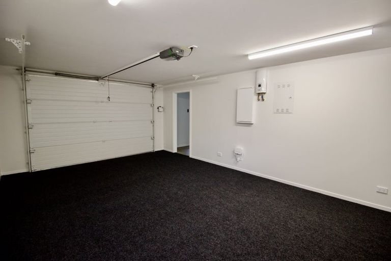 Photo of property in 2/94 Target Road, Totara Vale, Auckland, 0629